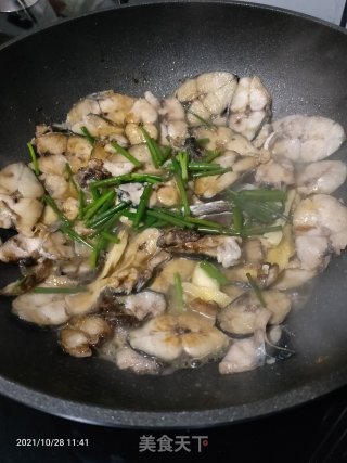 香煎马鲛鱼片的做法步骤：3