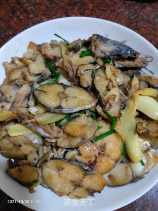 香煎马鲛鱼片的做法步骤：4