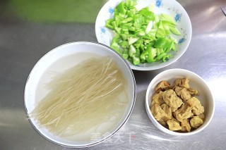 鸡腿豆泡炖粉条的做法步骤：6