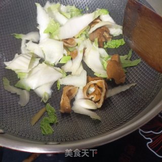 “炖菜”大肠白菜炖萝卜丸子的做法步骤：5