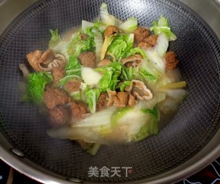 “炖菜”大肠白菜炖萝卜丸子的做法步骤：11