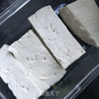 凉拌豆腐丁的做法步骤：1