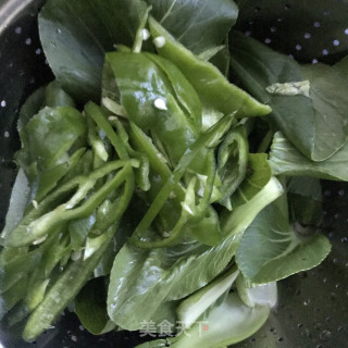 青菜炒细面的做法步骤：4