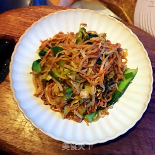 青菜炒细面的做法步骤：11