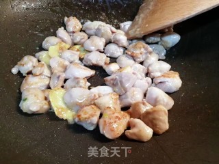 家常快手菜，杏鲍菇炒鸡肉的做法步骤：6