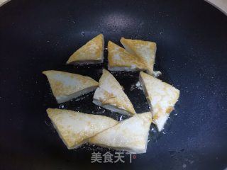韭菜煎豆腐的做法步骤：2
