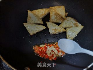 韭菜煎豆腐的做法步骤：4