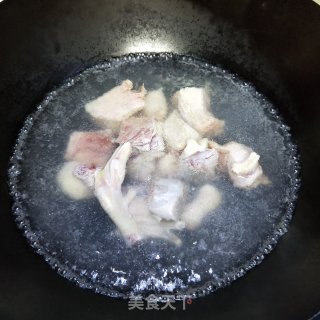 鸭腿肉炖萝卜的做法步骤：4
