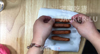 香煎午餐肉，傻瓜式操作，焦脆香酥，一点都不油腻，不要太好吃。的做法步骤：5