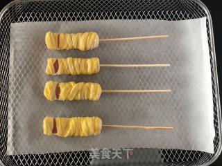 万圣节木乃伊香肠酥的做法步骤：5