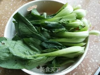 青菜炒豆干的做法步骤：1