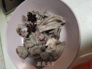 胡萝卜芹菜炒鸡肉的做法步骤：3