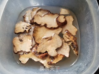 五指毛桃排骨汤的做法步骤：3