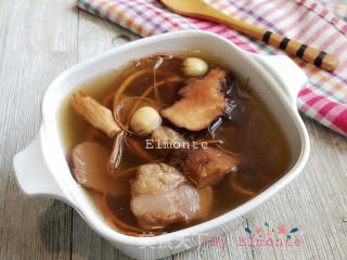 五指毛桃排骨汤的做法步骤：8