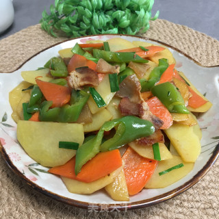 油渣炒青椒土豆片的做法步骤：14