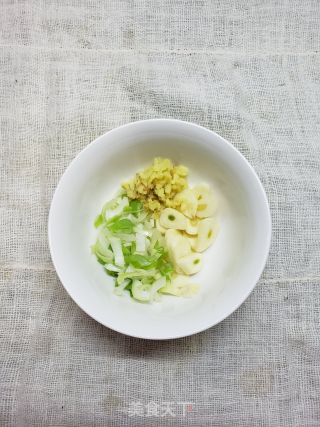 家常美味包菜肉末炒粉条的做法步骤：6