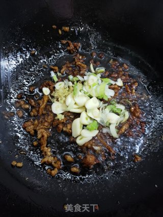 家常美味包菜肉末炒粉条的做法步骤：8