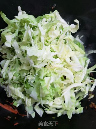 家常美味包菜肉末炒粉条的做法步骤：10