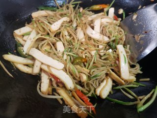 白萝卜炒豆干的做法步骤：4