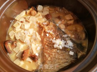 豆腐炖鱼的做法步骤：11