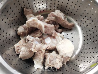 排骨烧胡萝卜的做法步骤：6