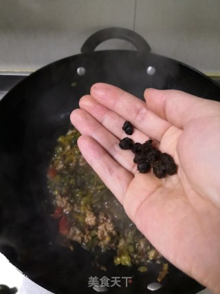 酸菜肉末粉条的做法步骤：8