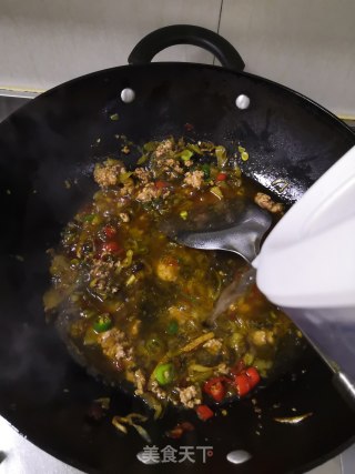 酸菜肉末粉条的做法步骤：9