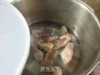 青菜莲藕龙骨汤的做法步骤：3