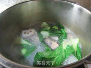 青菜莲藕龙骨汤的做法步骤：8