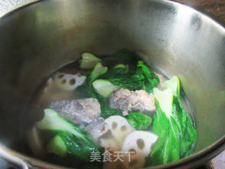 青菜莲藕龙骨汤的做法步骤：11