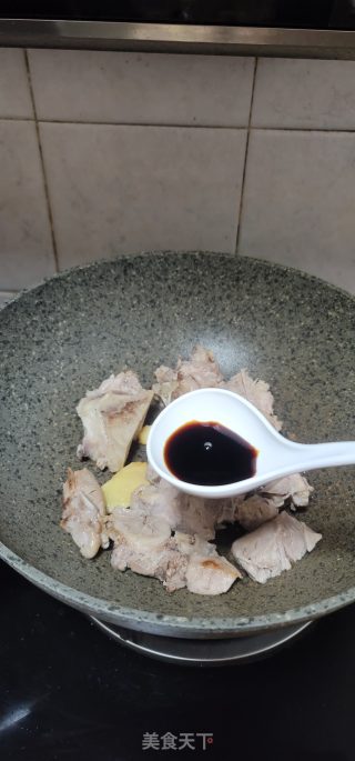 猪骨玉米胡萝卜炖粉皮的做法步骤：6