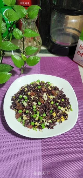 豌豆辣肠炒紫米饭的做法步骤：11