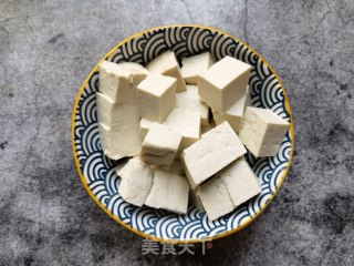 小海带豆芽豆腐炖粉条的做法步骤：2