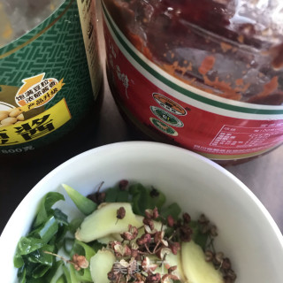 麻辣黑鱼炖豆腐的做法步骤：4