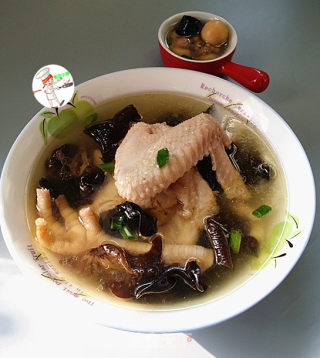 木耳炖鸡汤的做法步骤：7