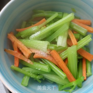 胡萝卜芹菜拌酱牛肉的做法步骤：7