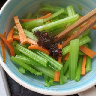 胡萝卜芹菜拌酱牛肉的做法步骤：8