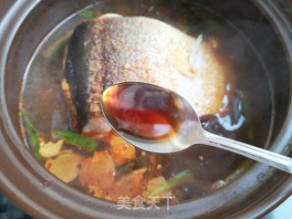 白菜宽粉炖鱼的做法步骤：9
