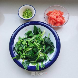 素丸子菠菜汤面的做法步骤：2
