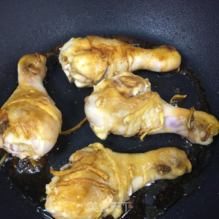 板栗烧鸡腿的做法步骤：4