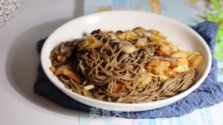 五花肉炒荞麦面的做法步骤：7