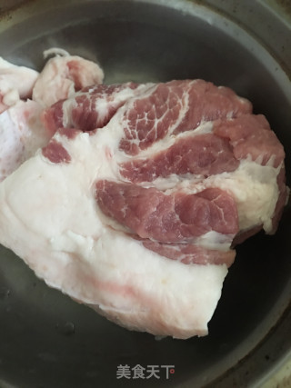 白菜炖肉的做法步骤：2