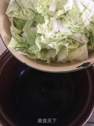 白菜炖肉的做法步骤：3