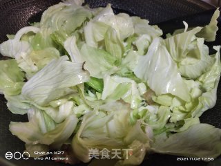 包包菜炒五花肉的做法步骤：2