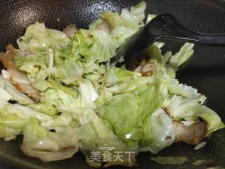 包包菜炒五花肉的做法步骤：4