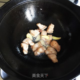 萝卜炖肉的做法步骤：1