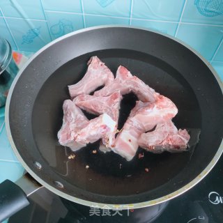香辣炖脊骨的做法步骤：2