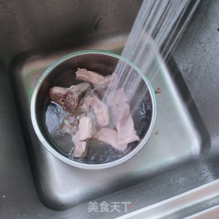 香辣炖脊骨的做法步骤：3