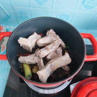 香辣炖脊骨的做法步骤：7