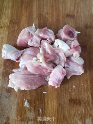 土豆炖鸡腿的做法步骤：3